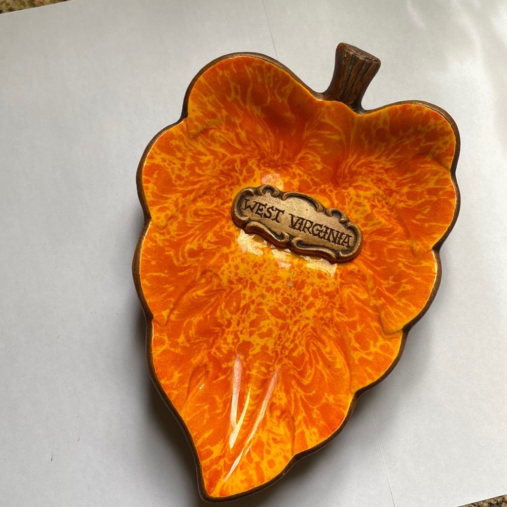 Vintage Treasure Craft souvenir dish